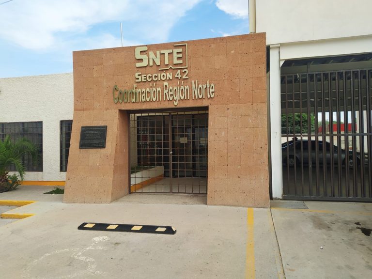 EVER SONORA NO CANTA MAL LAS RANCHERAS.