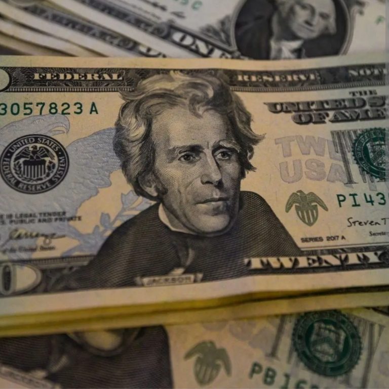 El peso mexicano se debilita y el dólar abre en 17.23 este 15 de mayo