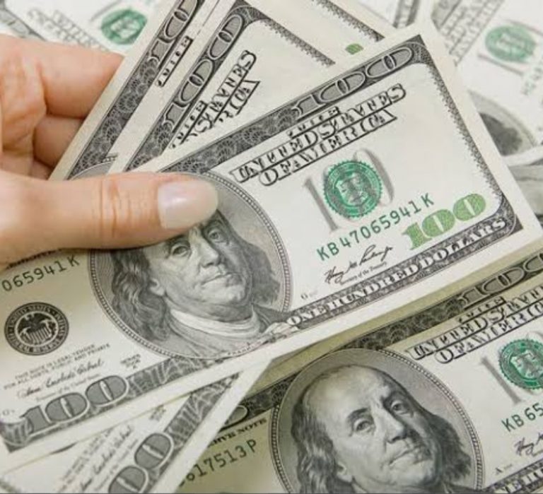 Dólar hoy 26 de mayo. El peso mexicano inicia la jornada con una ligera ganancia