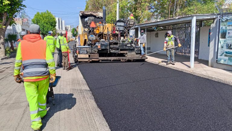 Rehabilitan más de 10 mil metros cuadrados de calles en colonias de Chihuahua