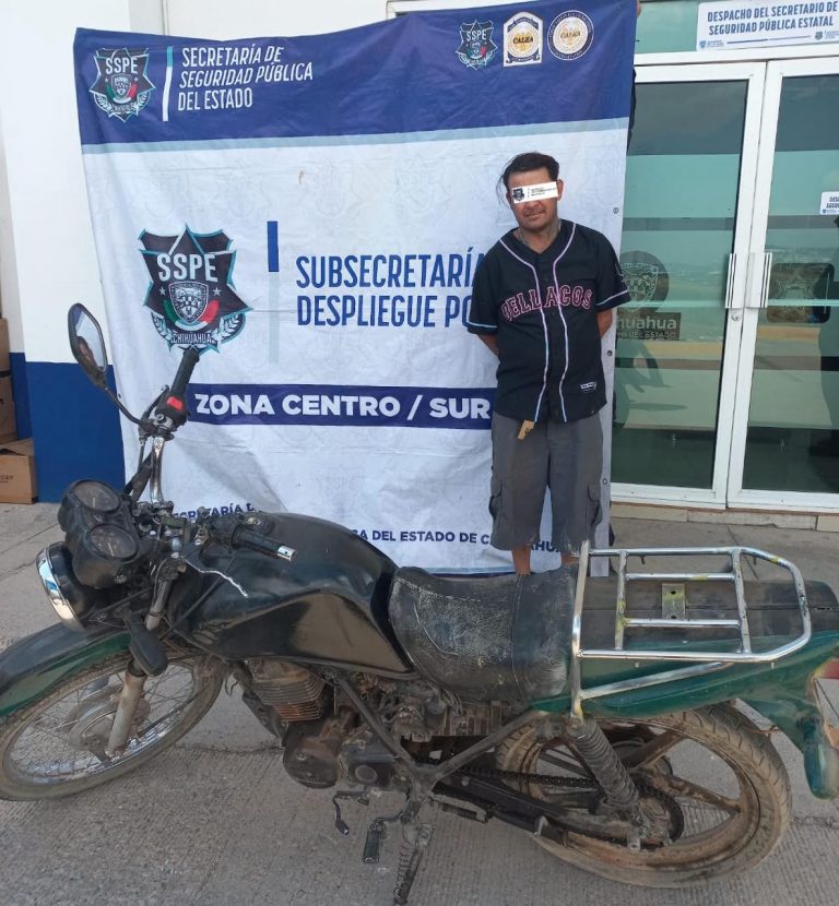 Arroja basura desde su moto y lo detienen. Le encuentran 20 dosis de presunta metanfetamina